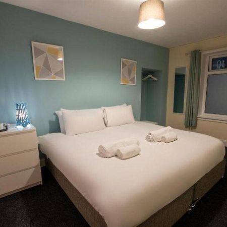 Irvine Riverside Guesthouse By Payman Club Екстериор снимка